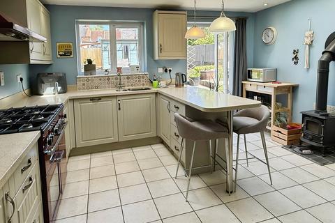 3 bedroom detached house for sale, The Morwoods, Oadby, LE2