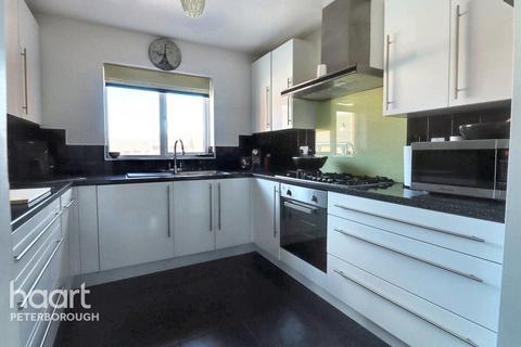 2 bedroom maisonette for sale, Vale Drive, Hampton Vale