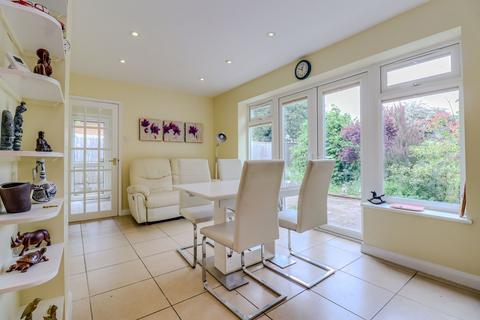 3 bedroom detached bungalow for sale, Walton Close, Kirby Muxloe, LE9