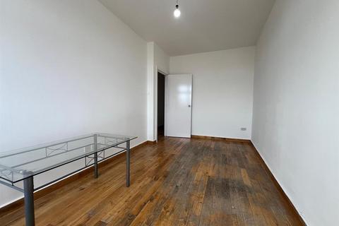 1 bedroom house to rent, Stoke Newington Road, London N16