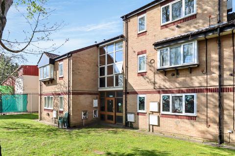 Studio for sale, Top floor studio in Nailsea, West End