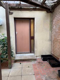 Studio to rent, Greenrigg Road, Glasgow G67