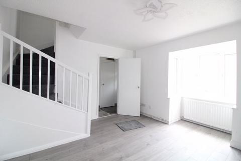 2 bedroom cluster house to rent, Coyney Green, Luton