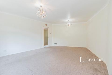 2 bedroom apartment to rent, Avondale Court, Sutton