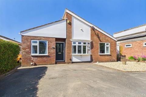 3 bedroom bungalow to rent, Westerleigh Road, Clevedon