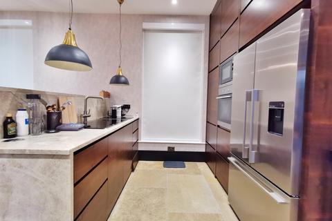 2 bedroom flat for sale, Princess Park Manor, New Southgate N11