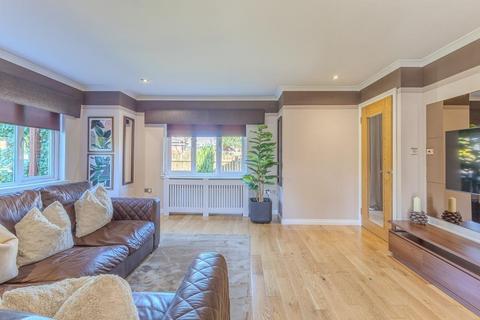 3 bedroom detached villa for sale, Craigievar Avenue, Glasgow, G33 5DF