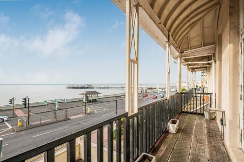 2 bedroom flat to rent, Marine Parade, Brighton BN2