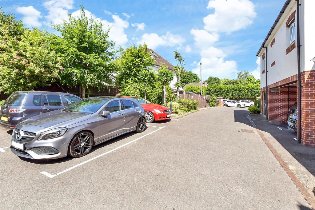 Driveway/Parking
