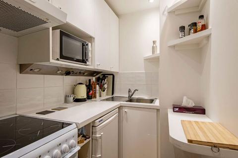 Studio to rent, Woburn Place, London WC1H