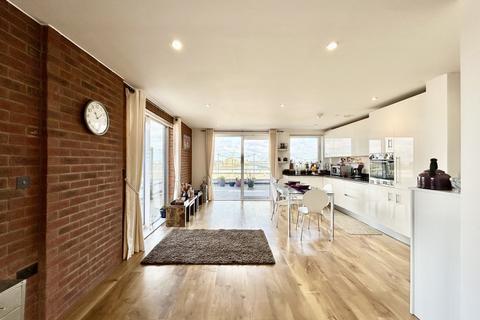 3 bedroom penthouse to rent, Warehouse Court, No 1 Street, Woolwich, Royal Arsenal Riverside, London SE18