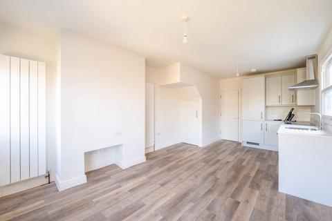 2 bedroom flat to rent, Bickley Street, Tooting, London, SW17