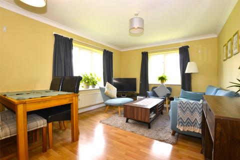 2 bedroom apartment to rent, Cheam Common Road, Worcester Park KT4