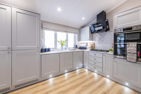 2 bedroom park home for sale, West Malling, Kent, ME19