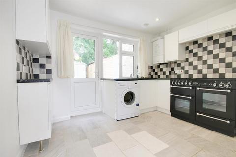 2 bedroom terraced house to rent, Ryecroft, Haywards Heath, West Sussex, RH16