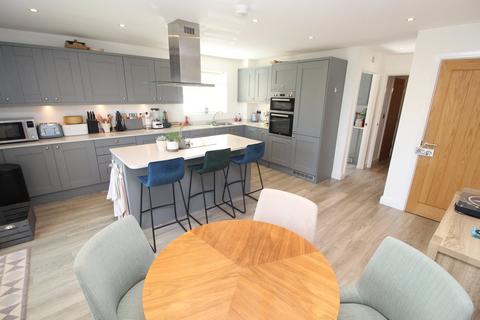 4 bedroom detached house for sale, Saville Road, Leicester LE8