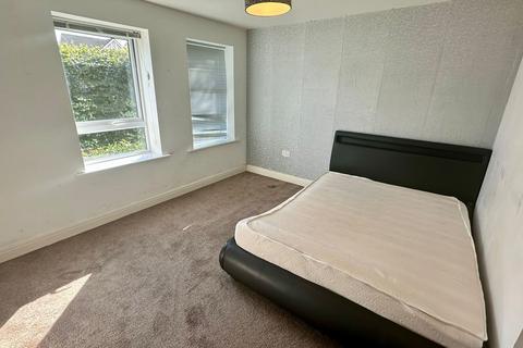2 bedroom flat to rent, Victoria Avenue East , Manchester M9