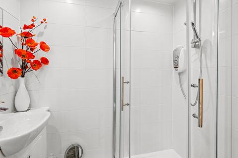 2 bedroom flat for sale, Wallace Court, Grangemouth, FK3