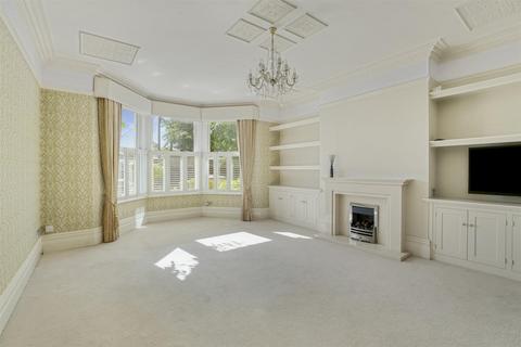 5 bedroom semi-detached house for sale, The Drive, Abington, Northampton