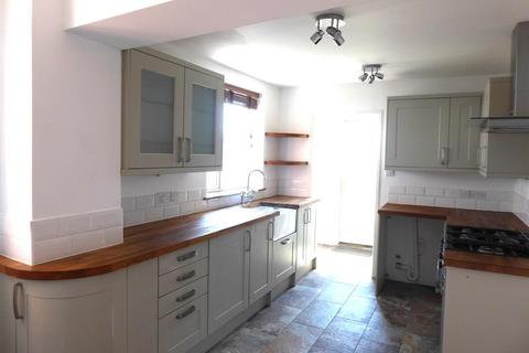 3 bedroom end of terrace house to rent, Newbury, Gillingham