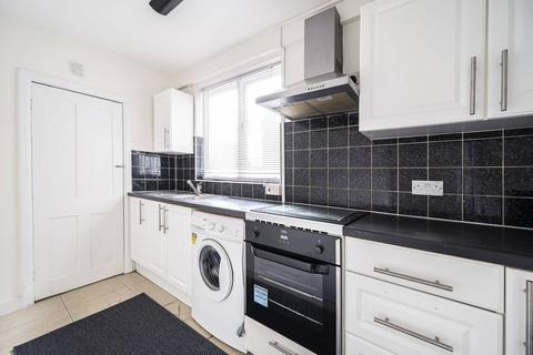 Studio to rent, Finchley Road, Temple Fortune, London, NW11