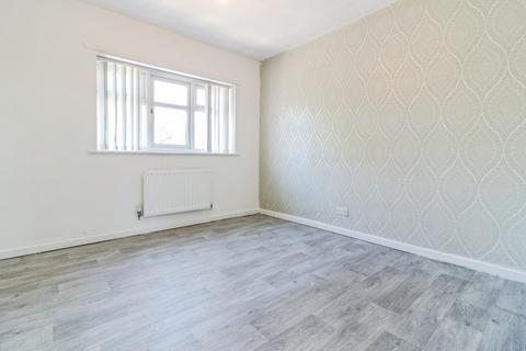 2 bedroom terraced house to rent, Lathbury Road, Greater Manchester M40