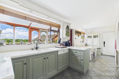 4 bedroom detached house for sale, Hinckley Road, Aston Flamville, Hinckley