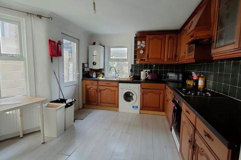 1 bedroom in a house share to rent, Victoria Way, London SE7