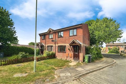 3 bedroom semi-detached house to rent, Beethoven Road, Basingstoke RG22