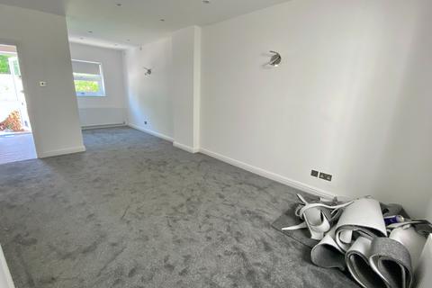 3 bedroom maisonette to rent, Princes Road, Torquay