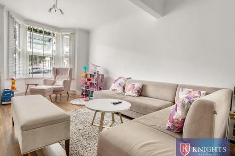 3 bedroom house for sale, Henley Road, London, N18