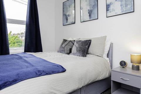 1 bedroom in a house share to rent, Room 5,  21a Canterbury Road, Sittingbourne