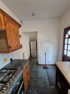 2 bedroom terraced house to rent, Oscar Street, Manchester M40