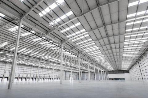 Warehouse to rent, J11 M40 Frontier Park Banbury OX17 2BL