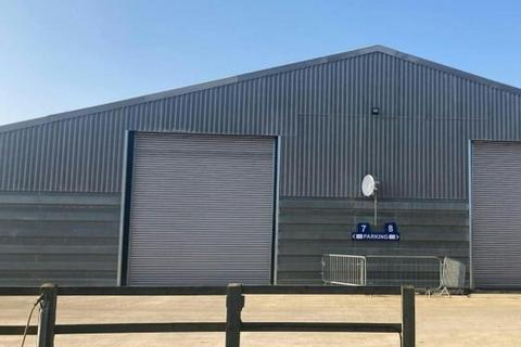 Warehouse to rent, Moat Farm Buckingham MK18 4AX