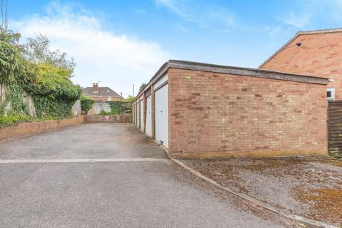 Mixed use for sale, 6 Duncan Close Southampton SO19 9QW
