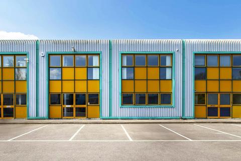Warehouse to rent, Cyril Vokins Rd Newbury RG14 5XB