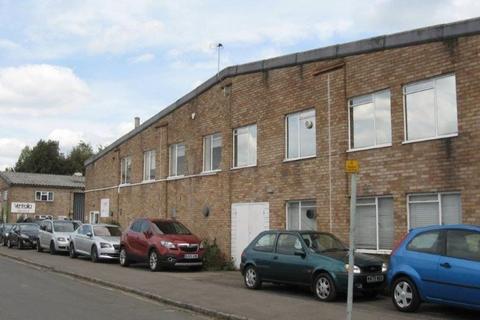 Warehouse to rent, Newtown Rd Henley On Thames RG9 1HG