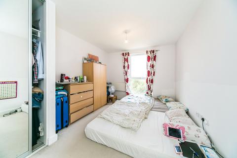 2 bedroom flat to rent, Cygnet House, Drake Way, Reading, RG2