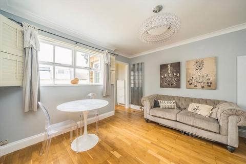 2 bedroom house to rent, Pembrook Mews, London SW11