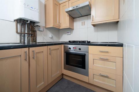 2 bedroom flat to rent, Hope Street, Greenock, PA15