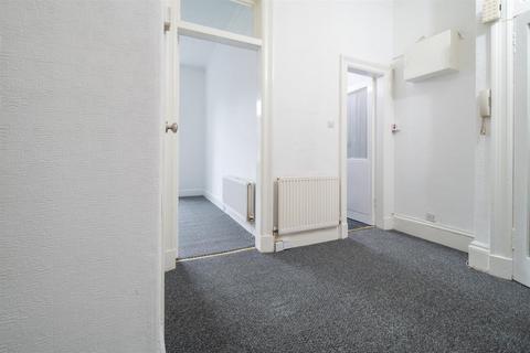 2 bedroom flat to rent, Hope Street, Greenock, PA15