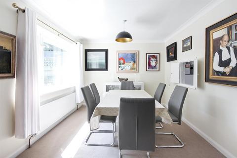 3 bedroom detached bungalow to rent, Wayland Avenue, Withdean, Brighton