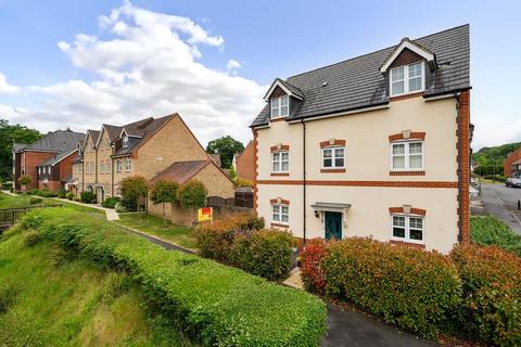 6 bedroom detached house to rent, Bagshot,  SURREY,  GU19