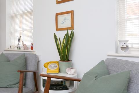 1 bedroom flat for sale, Stapleton Hall Road, Stroud Green, London N4