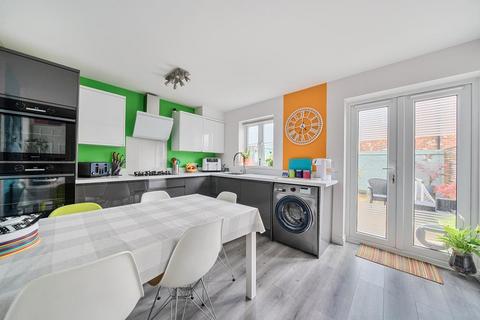 5 bedroom semi-detached house for sale, Oakhurst,  Swindon,  SN25