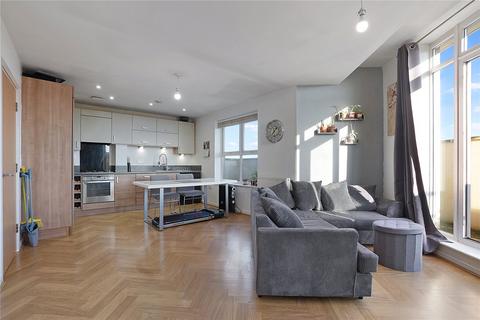 2 bedroom penthouse to rent, Springhead Parkway, Gravesend DA11
