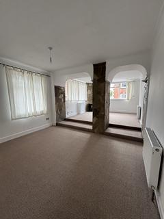 3 bedroom end of terrace house to rent, Tokar Street, Southsea PO4