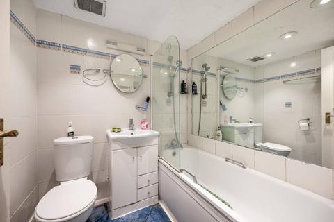 3 bedroom flat to rent, Finchley Road, Golders Green, London, NW11