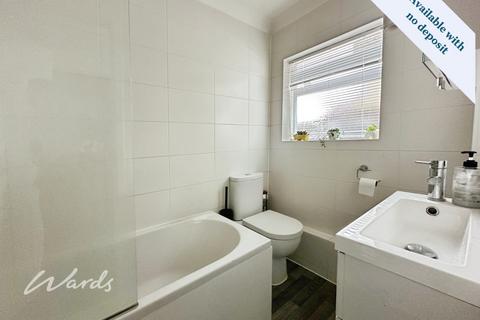 3 bedroom terraced house to rent, High Street Halling ME2